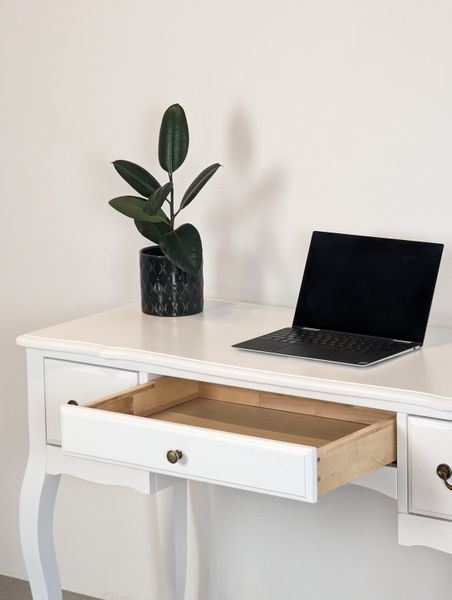 White "Mone" writing desk made of natural wood photo