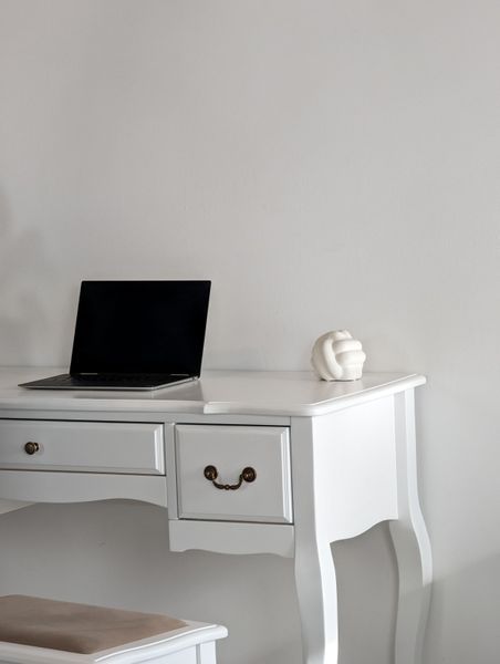 White "Mone" writing desk made of natural wood photo
