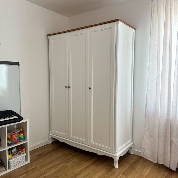 The "Mone" wooden wardrobe with three doors in Provence style photo